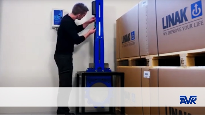 Video tutorial explaining how to mount cables in linear LINAK - thumbnail