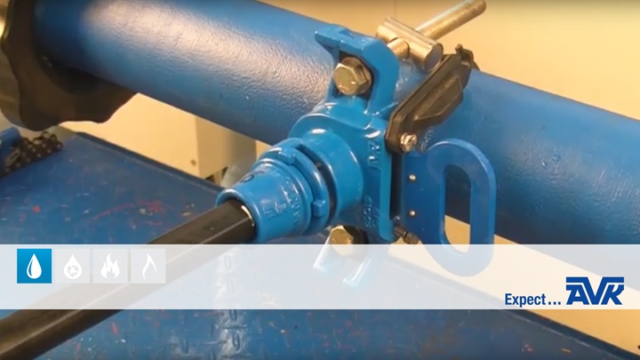 Video showing the features of the Supa Lock tapping saddles - thumbnail